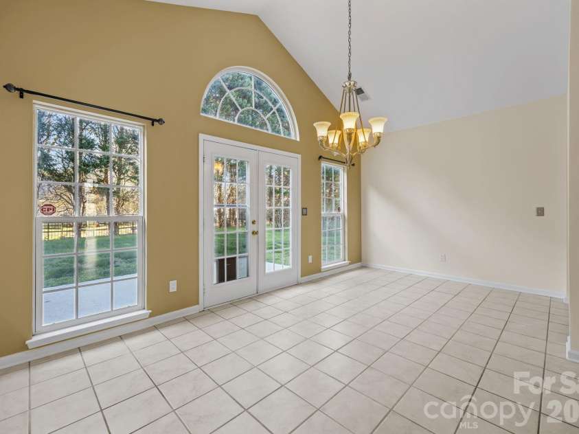 12602 Kemerton Lane, Huntersville, NC 28078.  MLS# CAR4356592, YatesRealty ID 20706. Sunroom