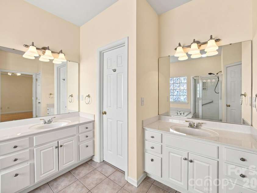 12602 Kemerton Lane, Huntersville, NC 28078.  MLS# CAR4416314, YatesRealty ID 20706. 
