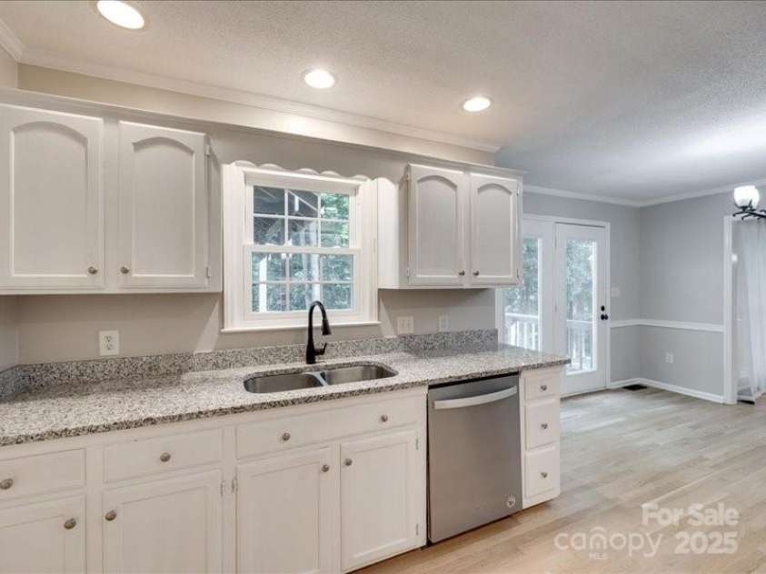 1529 Covenant Place, Rock Hill, SC 29732.  MLS# CAR4271636, YatesRealty ID 20709. Kitchen