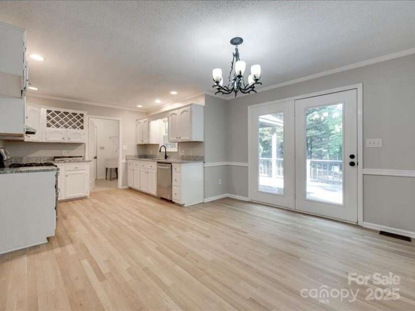 1529 Covenant Place, Rock Hill, SC 29732.  MLS# CAR4271636, YatesRealty ID 20709. Open Kitchen
