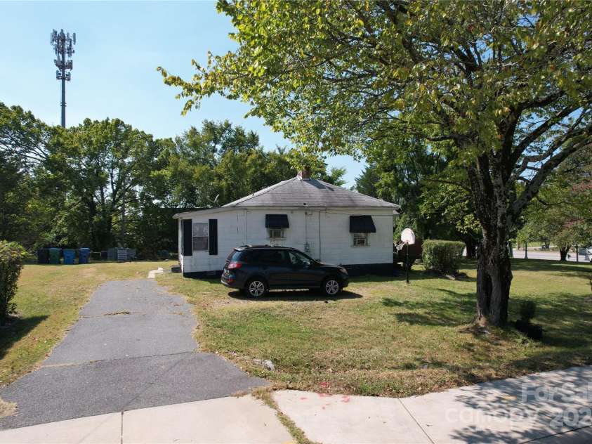 110 Sims Parkway, Harrisburg, NC 28075.  MLS# CAR4179263, YatesRealty ID 2071. 