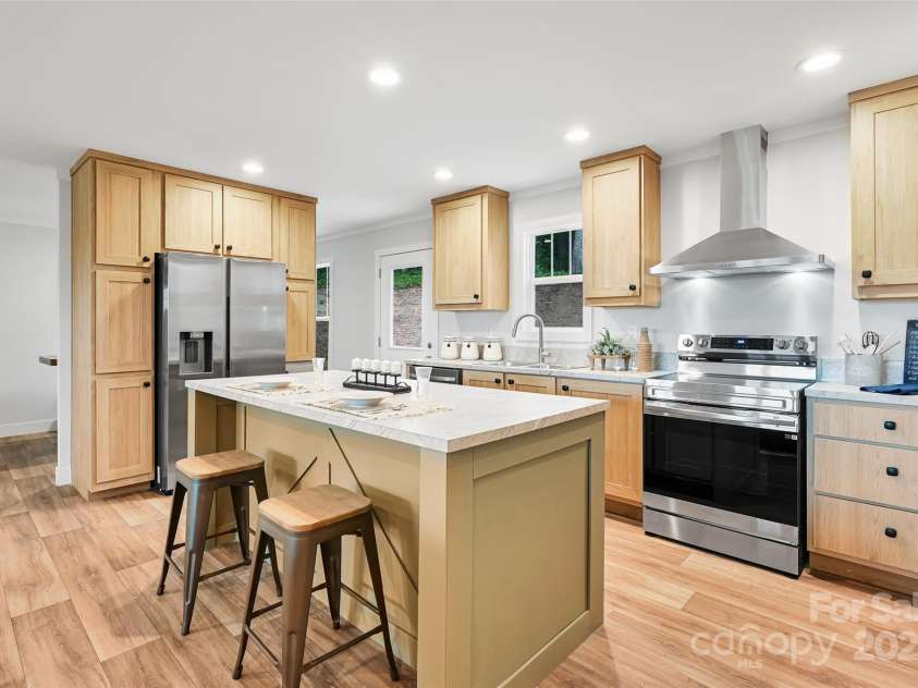 290 Appalachian Way, Mars Hill, NC 28754.  MLS# CAR4284149, YatesRealty ID 2071. 