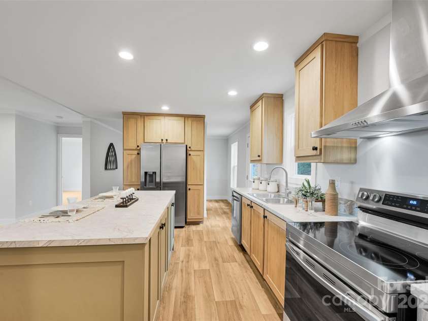 290 Appalachian Way, Mars Hill, NC 28754.  MLS# CAR4284149, YatesRealty ID 2071. 