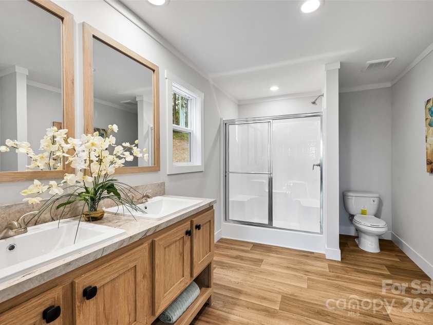 290 Appalachian Way, Mars Hill, NC 28754.  MLS# CAR4284149, YatesRealty ID 2071. 