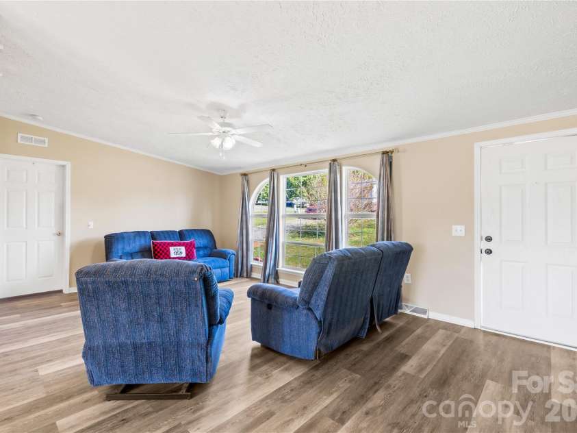 108 Ashland Court, Shelby, NC 28150.  MLS# CAR4368946, YatesRealty ID 20711. 