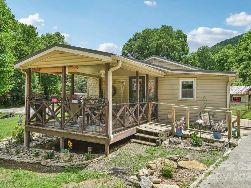 19 Lockman Road, Maggie Valley, NC 28751.  MLS# CAR4270927, YatesRealty ID 20711. Front of home