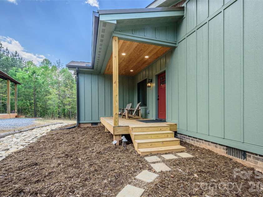 107 Dakota Drive, Rutherfordton, NC 28139.  MLS# CAR4374833, YatesRealty ID 20712. 