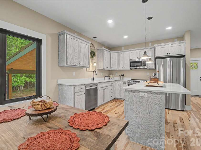 107 Dakota Drive, Rutherfordton, NC 28139.  MLS# CAR4374833, YatesRealty ID 20712. 