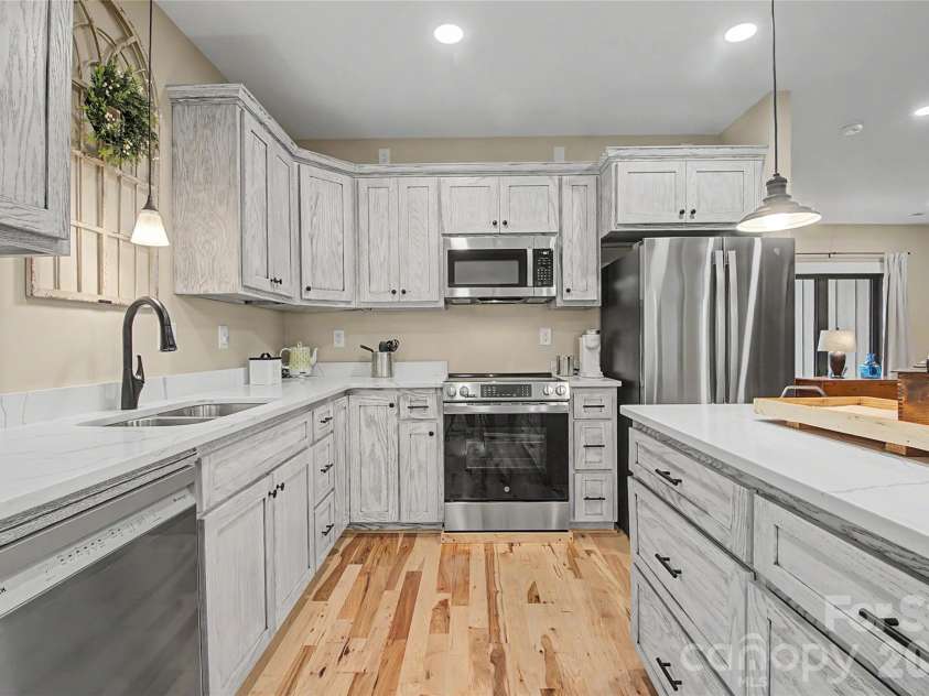107 Dakota Drive, Rutherfordton, NC 28139.  MLS# CAR4374833, YatesRealty ID 20712. 