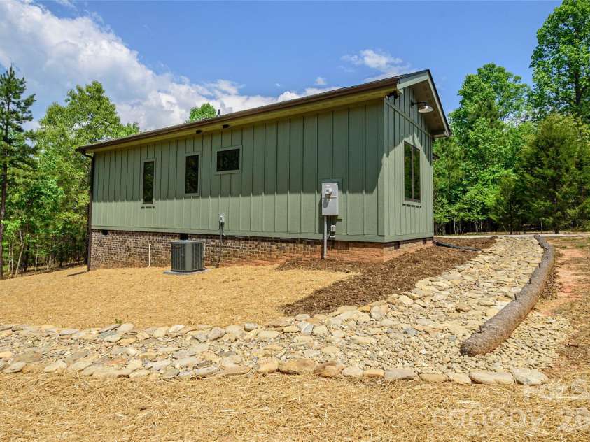 107 Dakota Drive, Rutherfordton, NC 28139.  MLS# CAR4374833, YatesRealty ID 20712. 