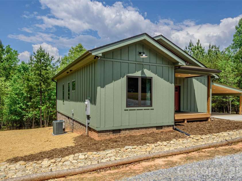107 Dakota Drive, Rutherfordton, NC 28139.  MLS# CAR4374833, YatesRealty ID 20712. 