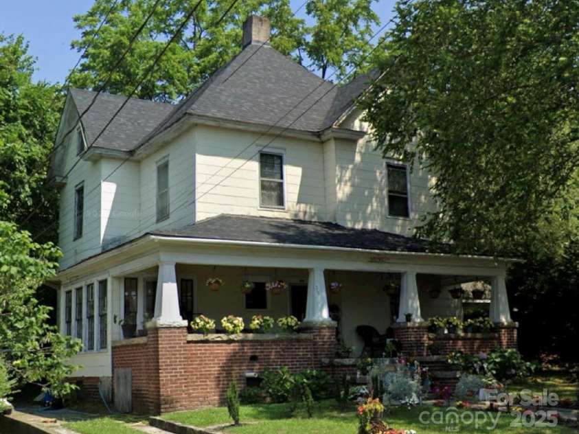 716 Fulton Street, Salisbury, NC 28144.  MLS# CAR4270828, YatesRealty ID 20712. 