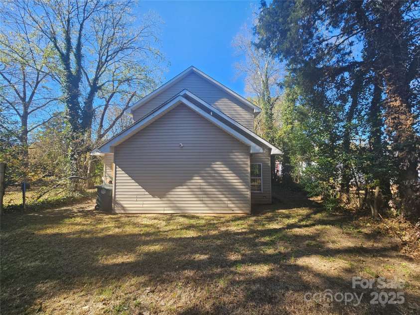 106 Steinkuhler Street, Chester, SC 29706.  MLS# CAR4319026, YatesRealty ID 20714. 