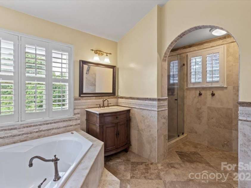 11917 Chevis Court, Charlotte, NC 28277.  MLS# CAR4250951, YatesRealty ID 20716. Primary Bedroom En Suite