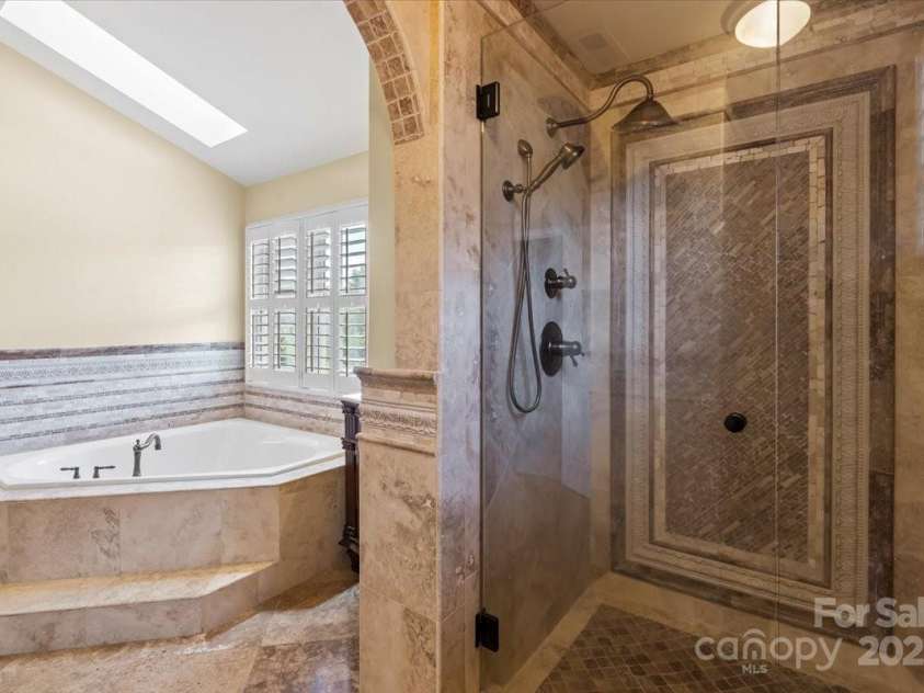 11917 Chevis Court, Charlotte, NC 28277.  MLS# CAR4250951, YatesRealty ID 20716. Primary Bedroom En Suite