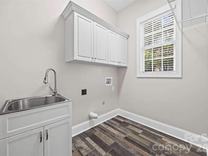 1576 Abercorn Street, Concord, NC 28027.  MLS# CAR4300273, YatesRealty ID 20716. Laundry 