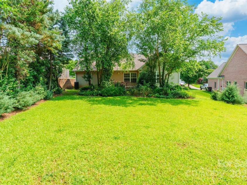 2363 Sanderling Drive, Rock Hill, SC 29732.  MLS# CAR4266989, YatesRealty ID 20717. 