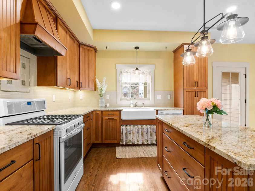 45 Verde Drive, Asheville, NC 28806.  MLS# CAR4361854, YatesRealty ID 20717. Kitchen has a highly functional layout with plenty of storage options