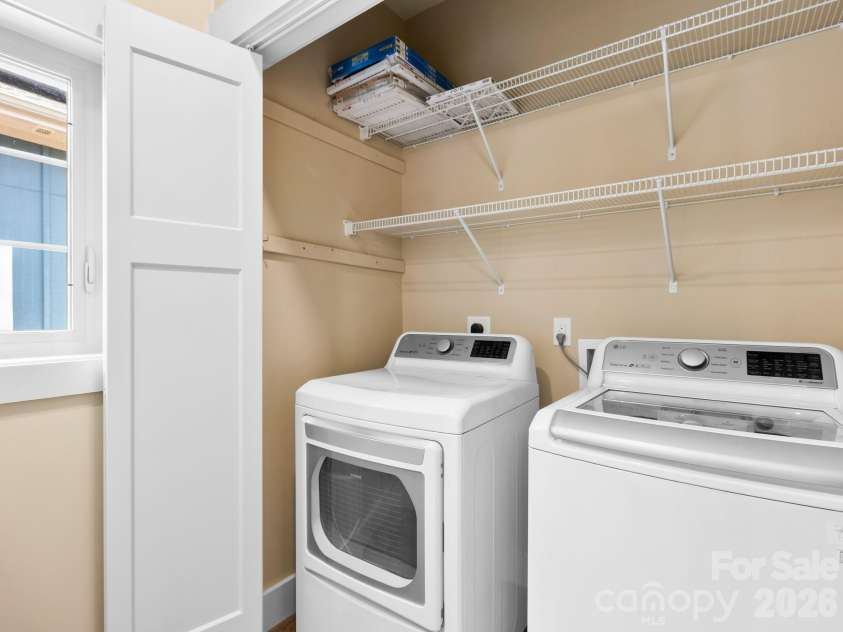 45 Verde Drive, Asheville, NC 28806.  MLS# CAR4361854, YatesRealty ID 20717. Laundry