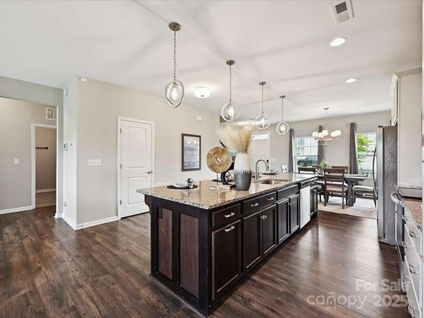 2017 New Hope Branch Way, Belmont, NC 28012.  MLS# CAR4261316, YatesRealty ID 20719. 