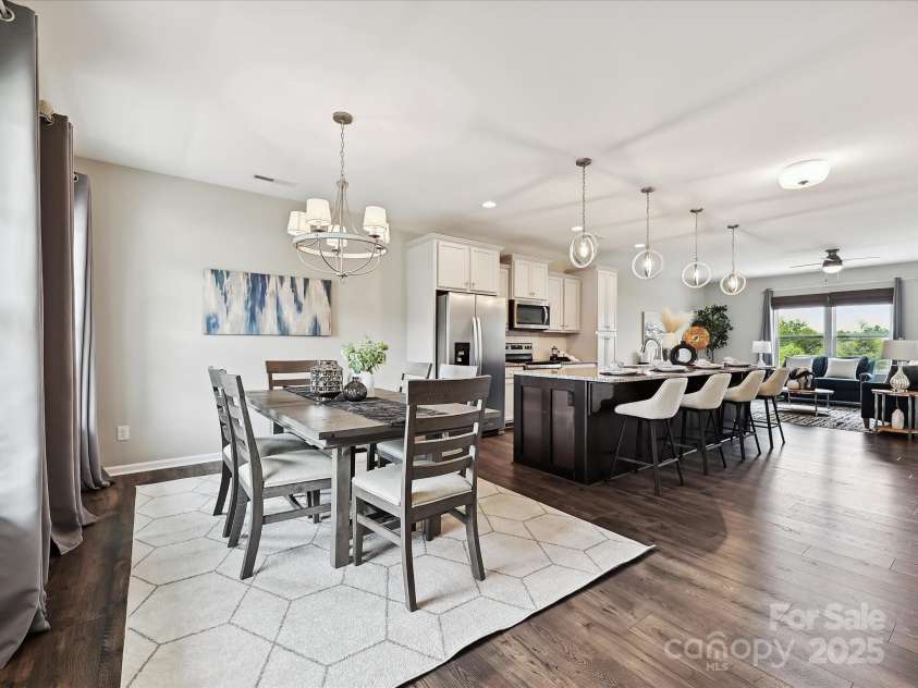 2017 New Hope Branch Way, Belmont, NC 28012.  MLS# CAR4261316, YatesRealty ID 20719. Dining area and kitchen