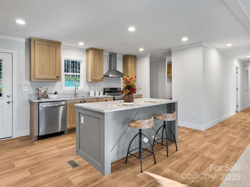 262 Appalachian Way, Mars Hill, NC 28754.  MLS# CAR4313514, YatesRealty ID 2072. 