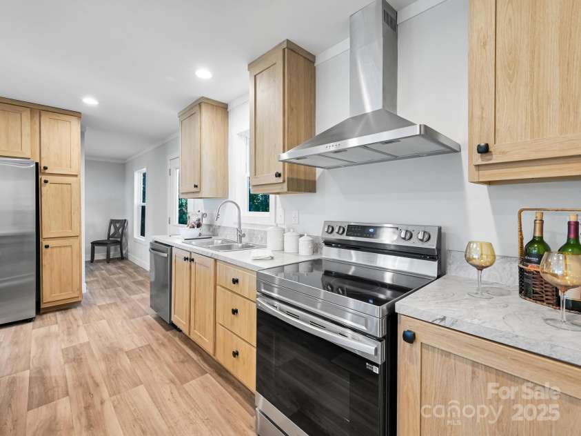 262 Appalachian Way, Mars Hill, NC 28754.  MLS# CAR4313514, YatesRealty ID 2072. 