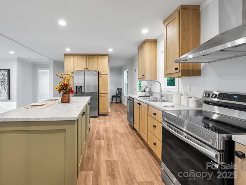 262 Appalachian Way, Mars Hill, NC 28754.  MLS# CAR4313514, YatesRealty ID 2072. 