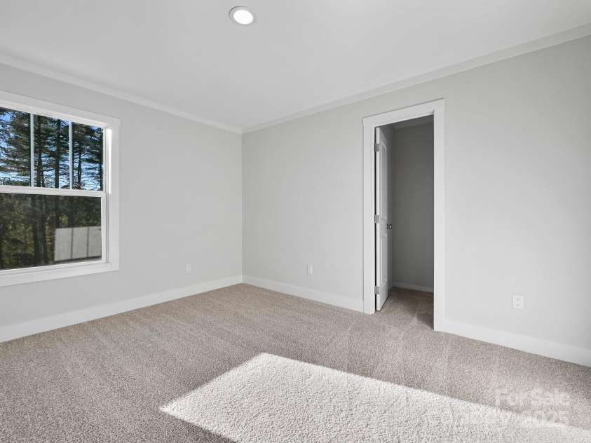 262 Appalachian Way, Mars Hill, NC 28754.  MLS# CAR4313514, YatesRealty ID 2072. 