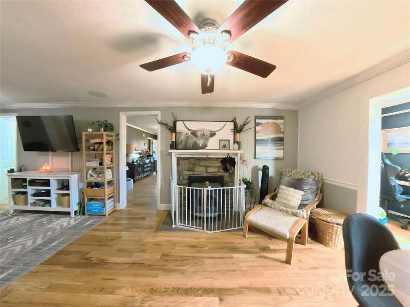 48 Joy Lane, Canton, NC 28716.  MLS# CAR4210173, YatesRealty ID 2072. 