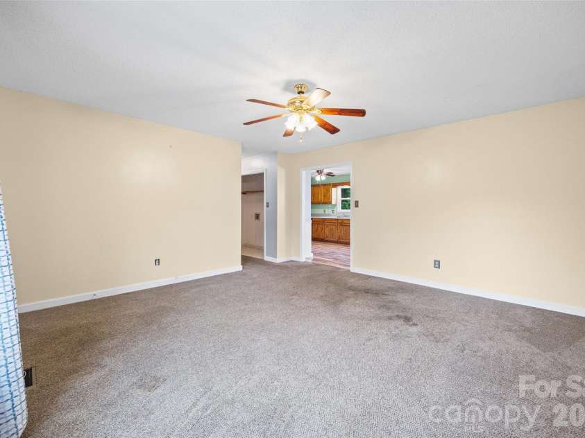 161 Shadow Lakes Drive, Clover, SC 29710.  MLS# CAR4377926, YatesRealty ID 20722. 