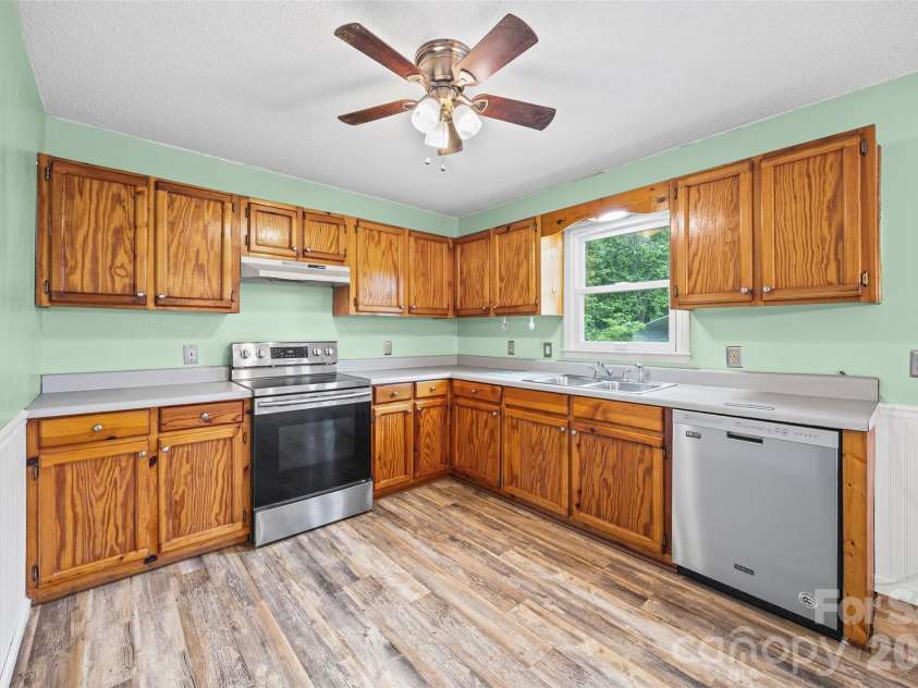 161 Shadow Lakes Drive, Clover, SC 29710.  MLS# CAR4377926, YatesRealty ID 20722. 