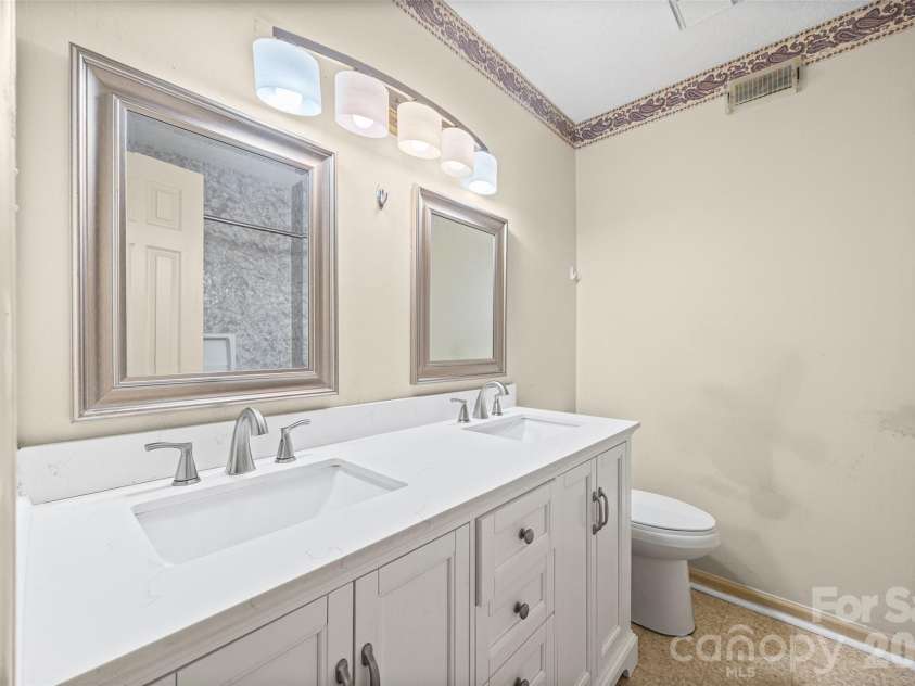 161 Shadow Lakes Drive, Clover, SC 29710.  MLS# CAR4377926, YatesRealty ID 20722. 