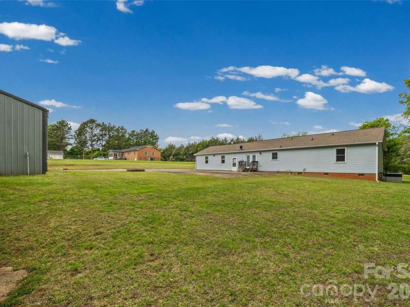 161 Shadow Lakes Drive, Clover, SC 29710.  MLS# CAR4377926, YatesRealty ID 20722. 
