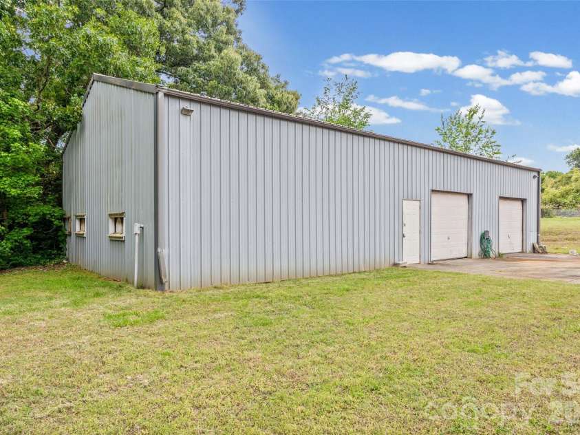 161 Shadow Lakes Drive, Clover, SC 29710.  MLS# CAR4377926, YatesRealty ID 20722. 