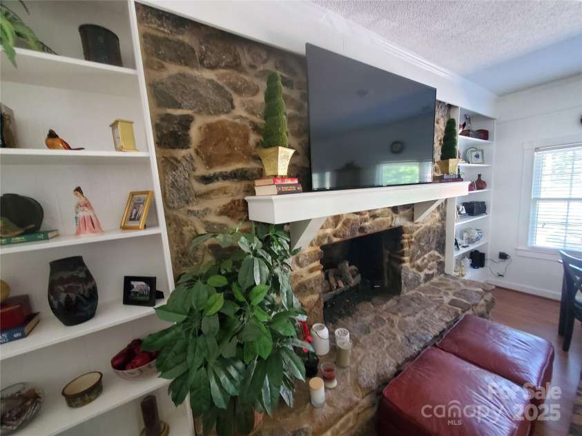 2104 Farmbrook Drive, Statesville, NC 28625.  MLS# CAR4269655, YatesRealty ID 20723. 