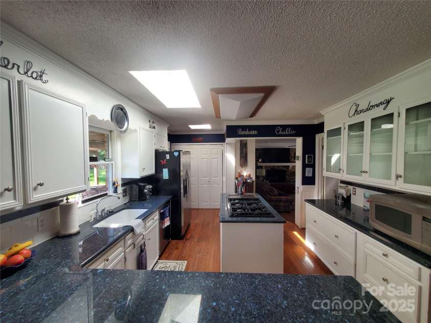 2104 Farmbrook Drive, Statesville, NC 28625.  MLS# CAR4269655, YatesRealty ID 20723. 