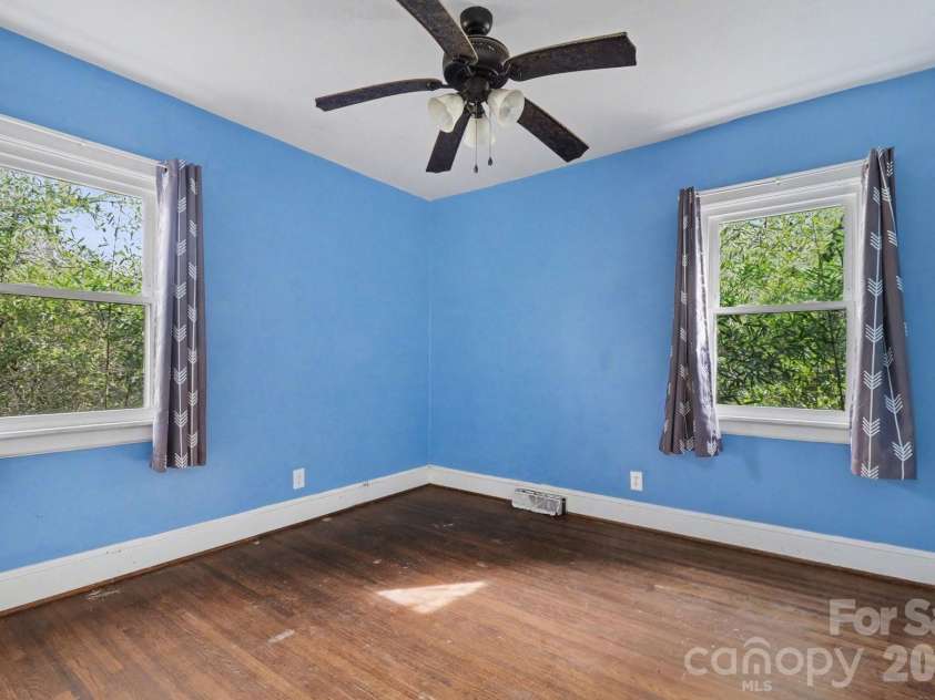 6504 Pence Road, Charlotte, NC 28215.  MLS# CAR4349313, YatesRealty ID 20723. 