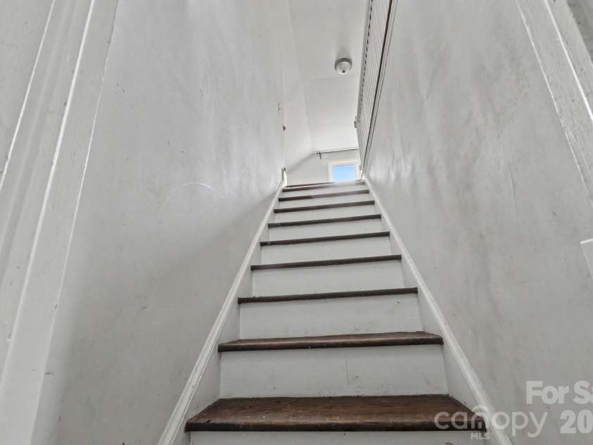 6504 Pence Road, Charlotte, NC 28215.  MLS# CAR4349313, YatesRealty ID 20723. 