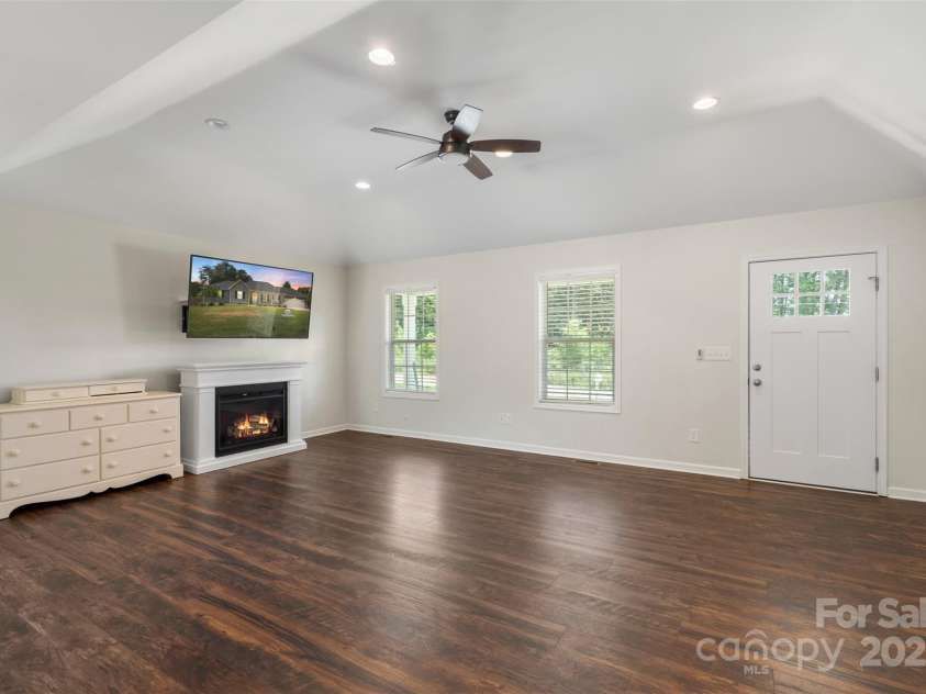 7627 Sarah Drive, Denver, NC 28037.  MLS# CAR4269862, YatesRealty ID 20724. 