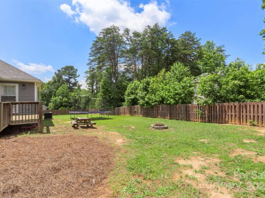 7627 Sarah Drive, Denver, NC 28037.  MLS# CAR4269862, YatesRealty ID 20724. 