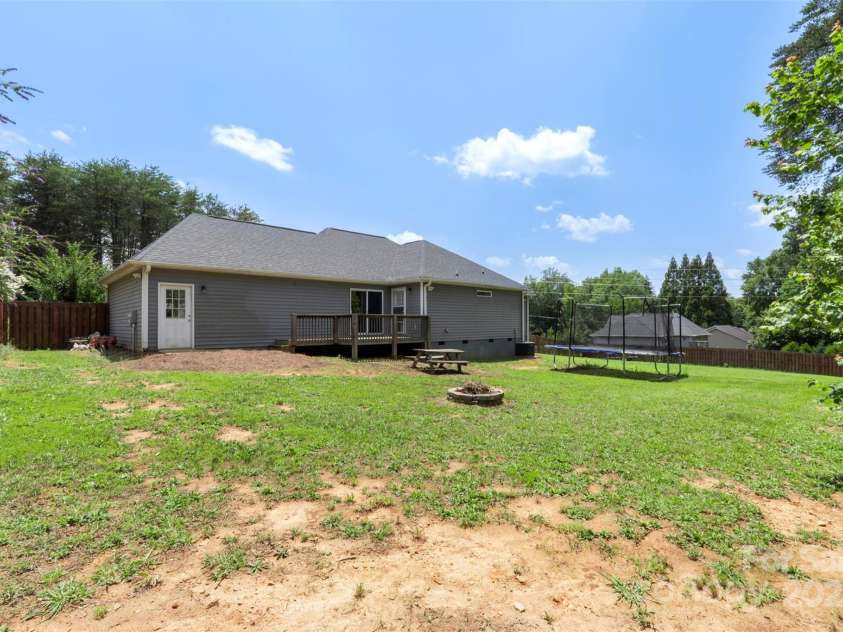 7627 Sarah Drive, Denver, NC 28037.  MLS# CAR4269862, YatesRealty ID 20724. 