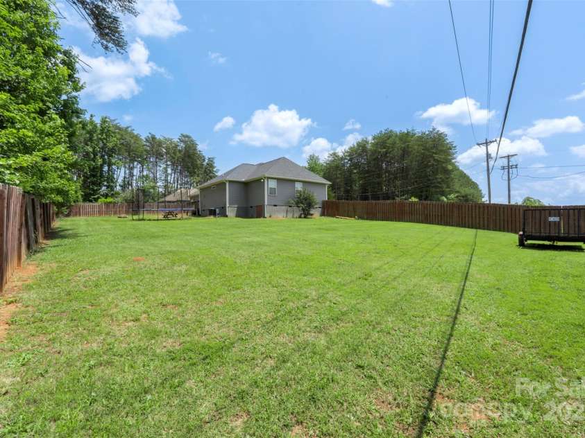 7627 Sarah Drive, Denver, NC 28037.  MLS# CAR4269862, YatesRealty ID 20724. 