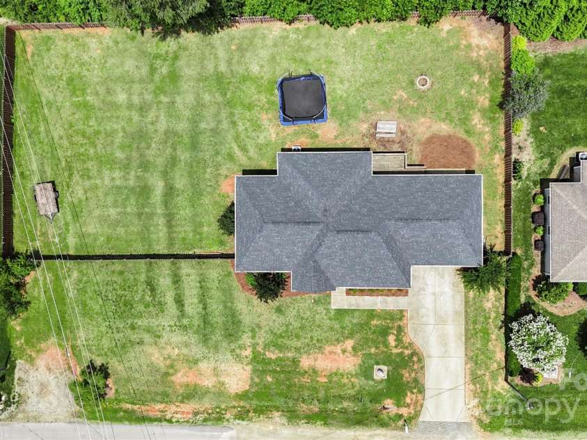 7627 Sarah Drive, Denver, NC 28037.  MLS# CAR4269862, YatesRealty ID 20724. 