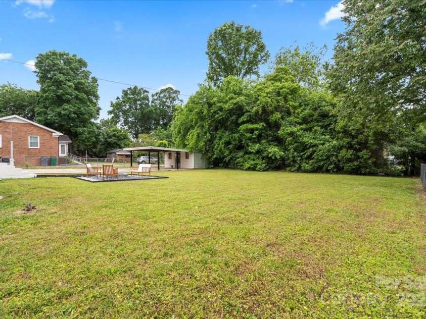 3937 Tamerlane Drive, Charlotte, NC 28205.  MLS# CAR4256681, YatesRealty ID 20725. 