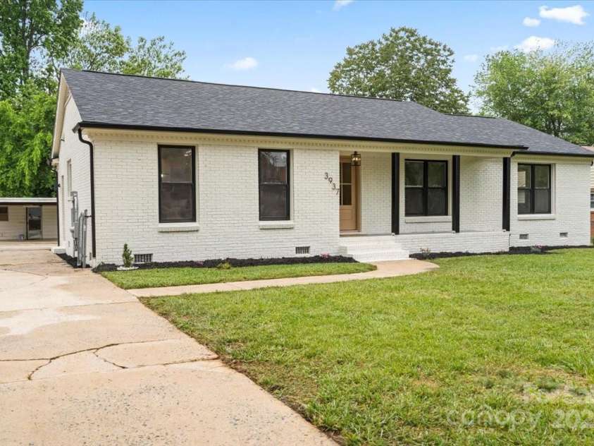 3937 Tamerlane Drive, Charlotte, NC 28205.  MLS# CAR4256681, YatesRealty ID 20725. 
