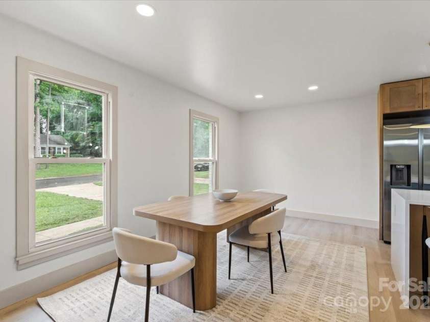 3937 Tamerlane Drive, Charlotte, NC 28205.  MLS# CAR4256681, YatesRealty ID 20725. 