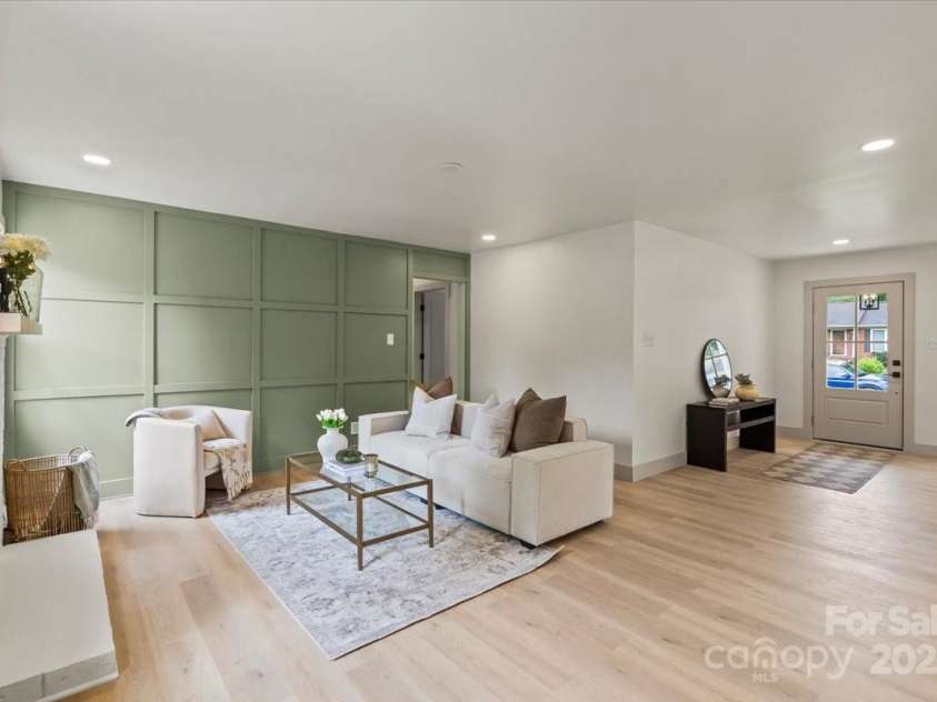 3937 Tamerlane Drive, Charlotte, NC 28205.  MLS# CAR4256681, YatesRealty ID 20725. 