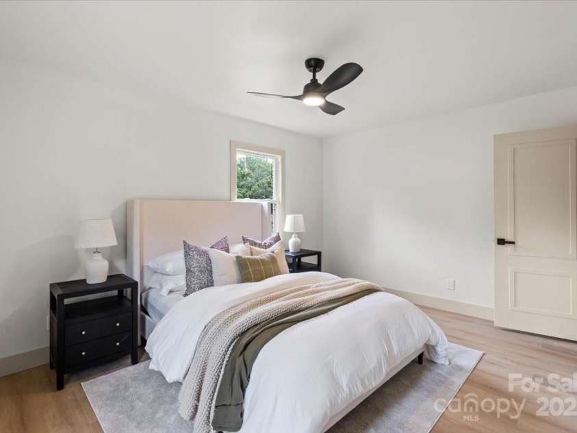 3937 Tamerlane Drive, Charlotte, NC 28205.  MLS# CAR4256681, YatesRealty ID 20725. 