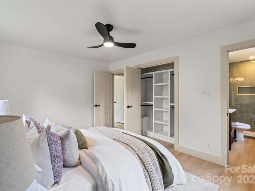 3937 Tamerlane Drive, Charlotte, NC 28205.  MLS# CAR4256681, YatesRealty ID 20725. 